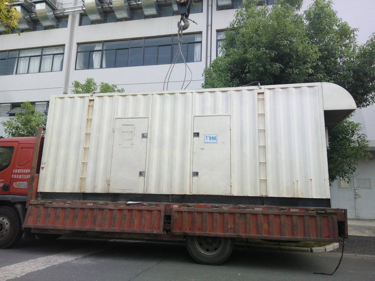 日本三菱600KW柴油发电机组出租